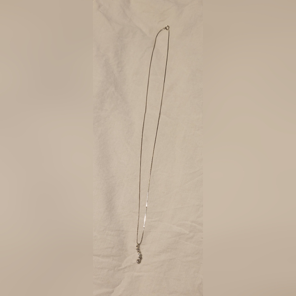 Women's White Gold Diamond Curved Necklace